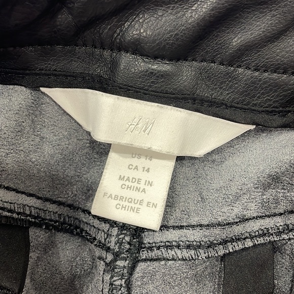 H&M faux leather pants - Picture 2 of 3